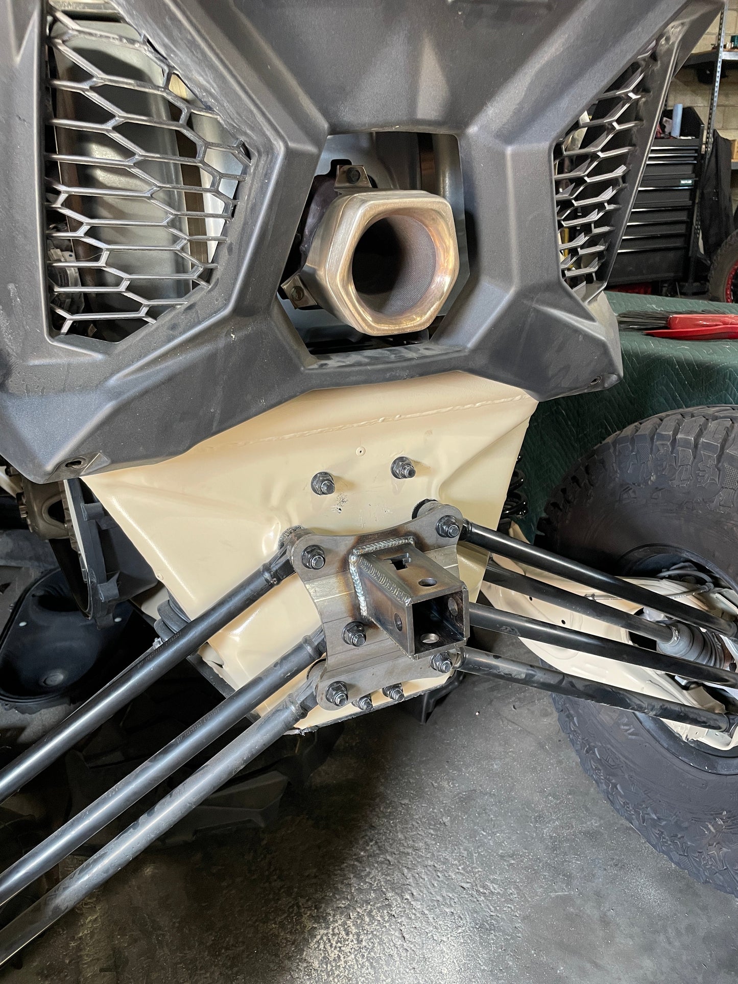 FastLab UTV Radius Rod Pull Plate w/ 2" Hitch Receiver for Can-am Mavrick X3